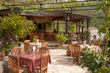 Ταβέρνα στην παλιά Περίθεια - Η σκάλα του γαβρίλη